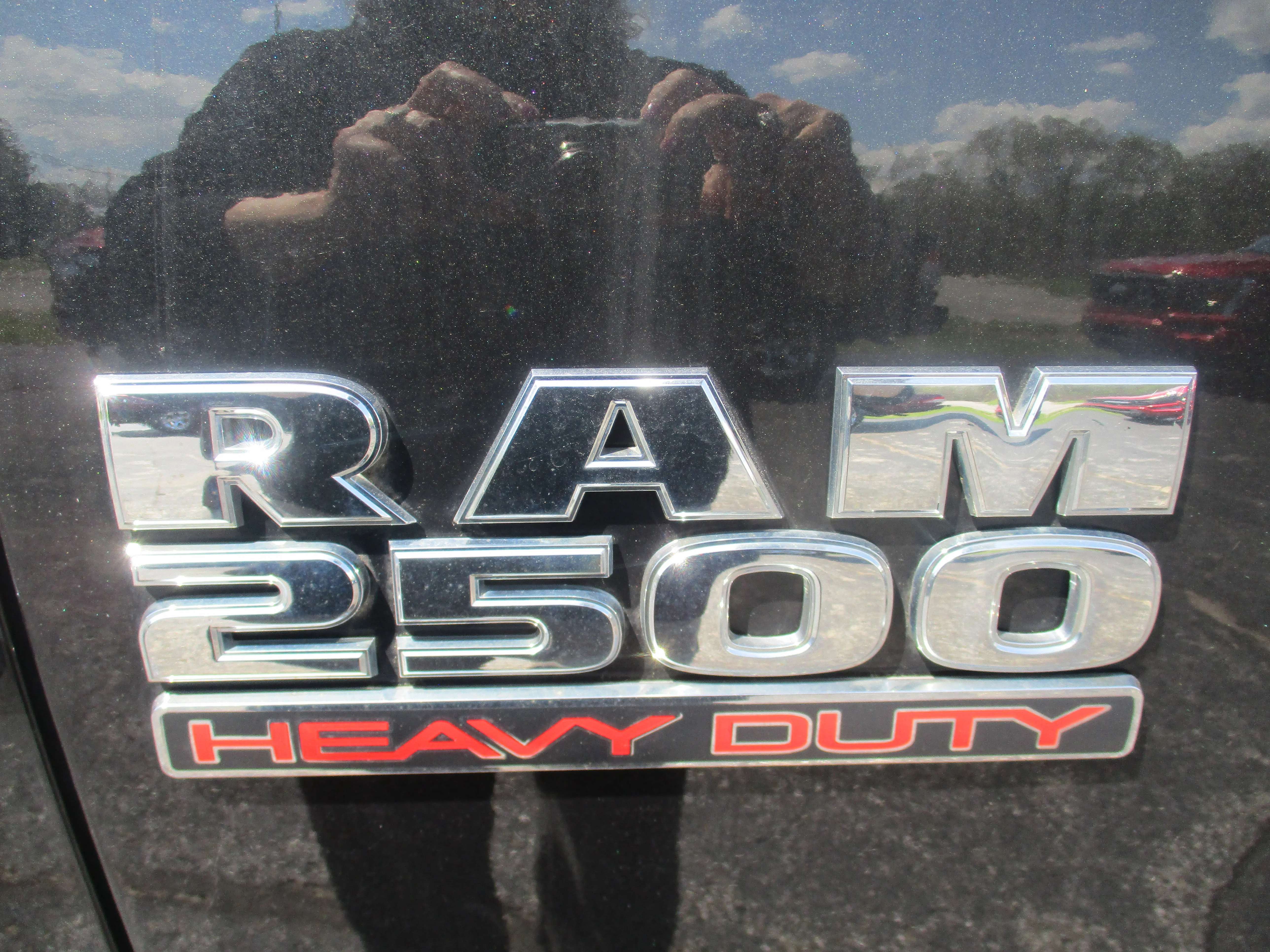 Used 2016 Brilliant Black Crystal Pearlcoat Ram Laramie image 24