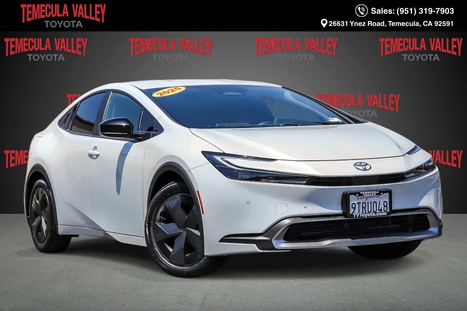 2025 Toyota Prius SE Plug-in Hybrid's photo