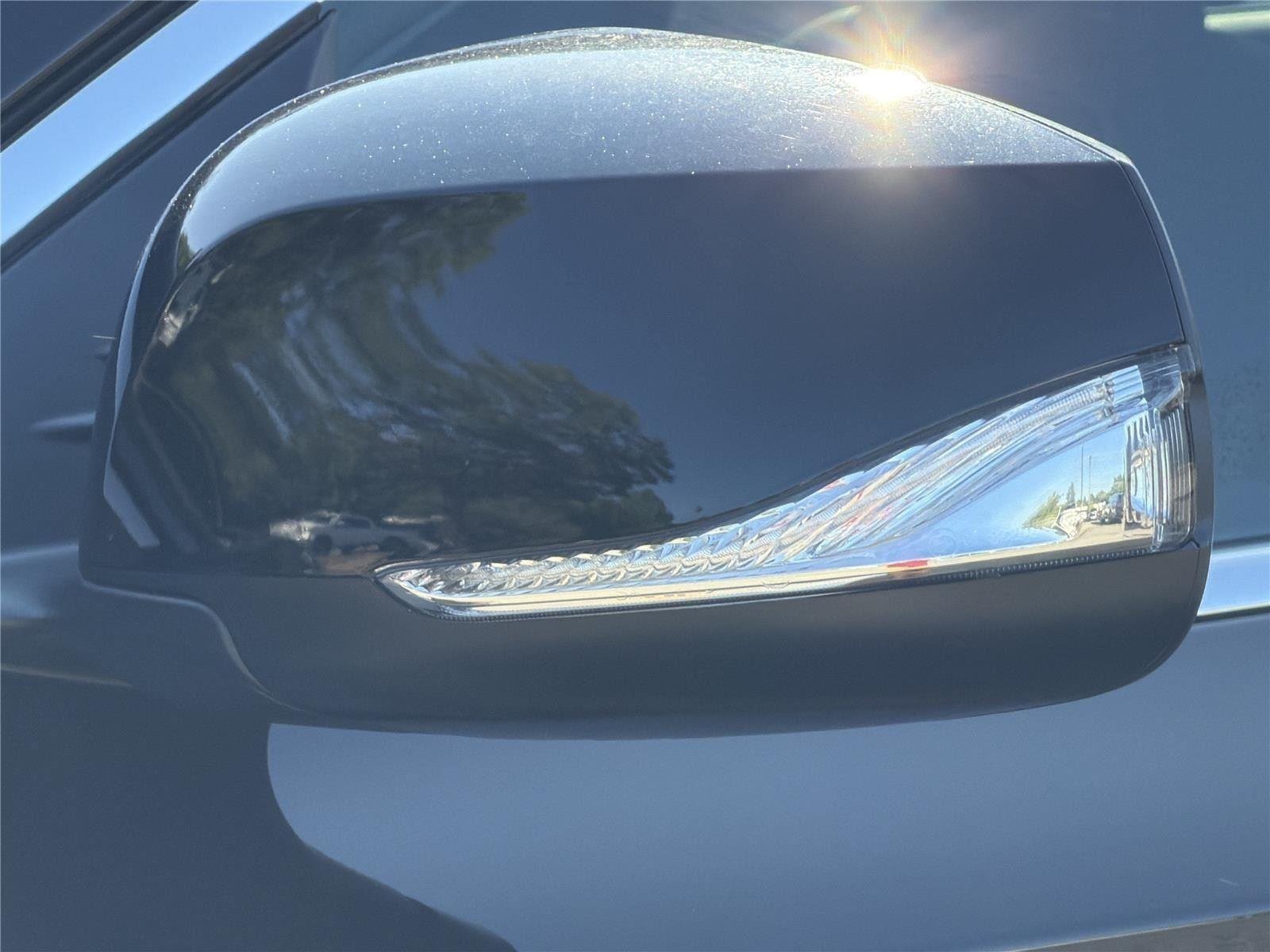 Used 2025 Black Obsidian INFINITI LUXE image 30