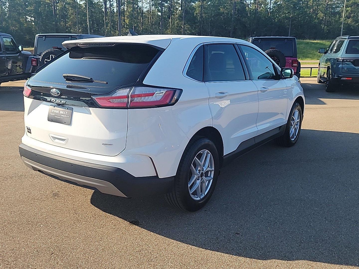 Used 2024 Oxford White Ford SEL image 16