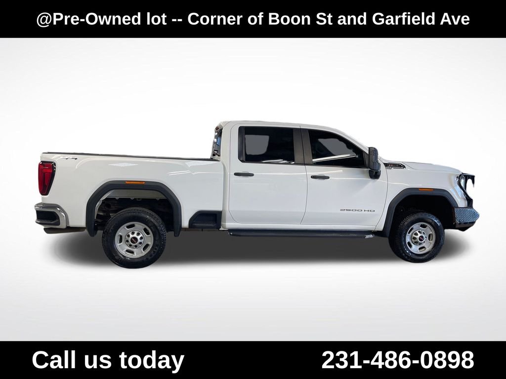 Used 2020 White GMC Base image 6