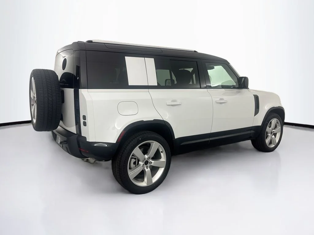 New 2026 Fuji White Land Rover X-Dynamic SE image 5