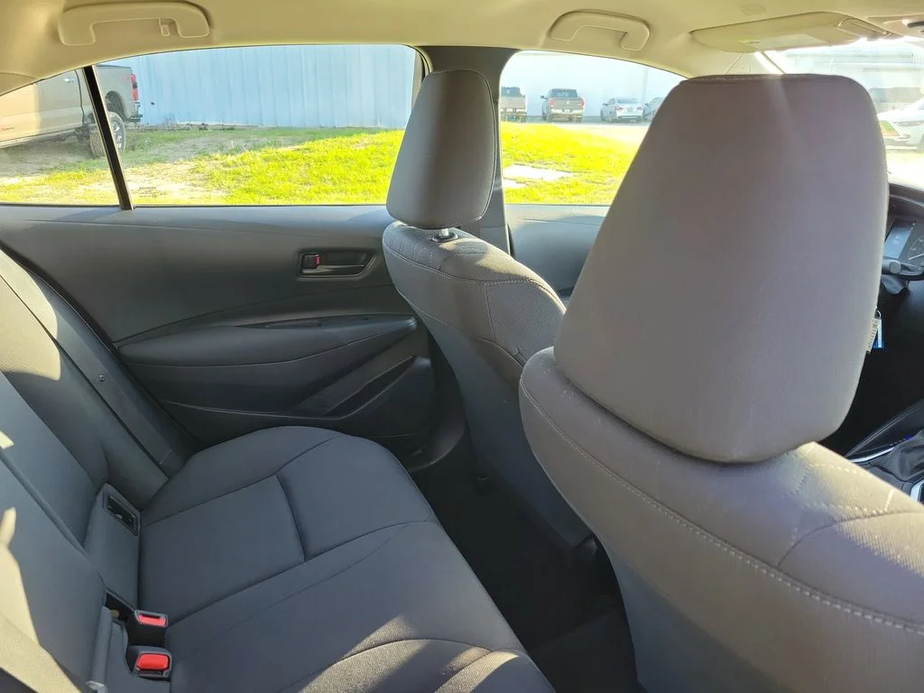 Used 2024 Ice Toyota LE image 30