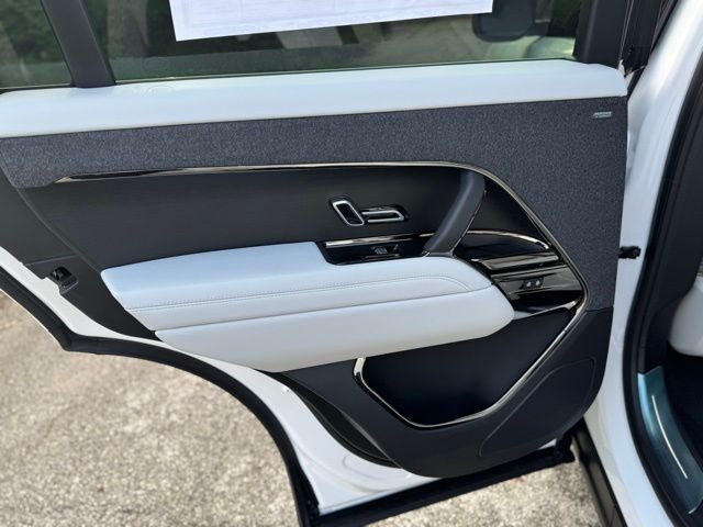New 2026 Ostuni Pearl White LAND ROVER SE image 12