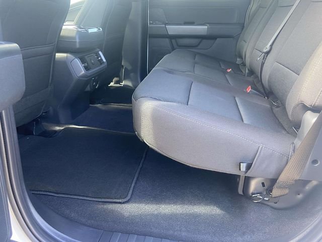 New 2026 Oxford White Ford XLT image 9