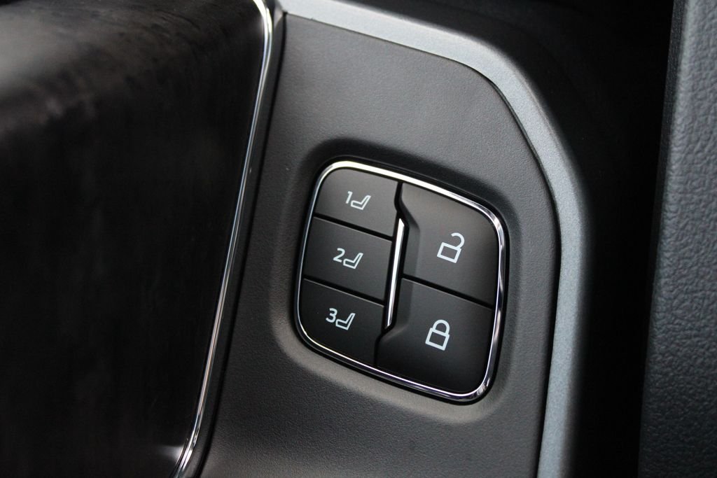 New 2026 Agate Black Metallic Ford Lariat image 4