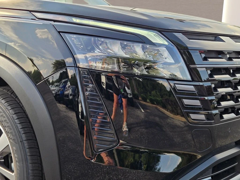 2026 Nissan Pathfinder SL - Photo 2