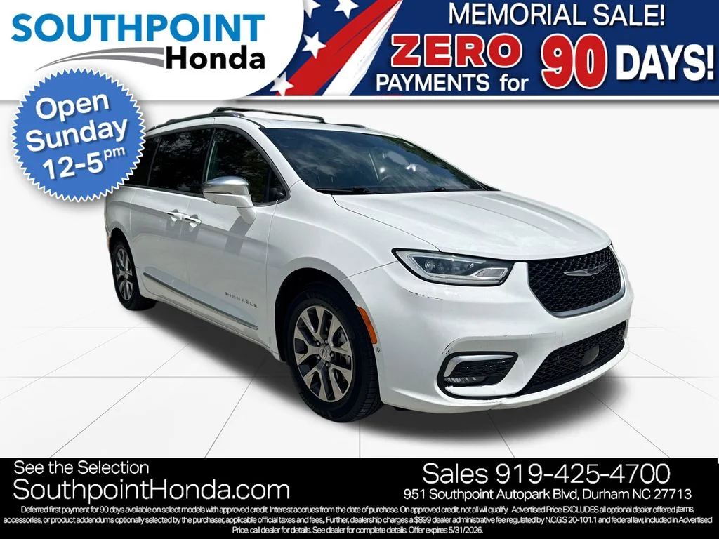 2022 Chrysler Pacifica Hybrid Pinnacle Hybrid's photo