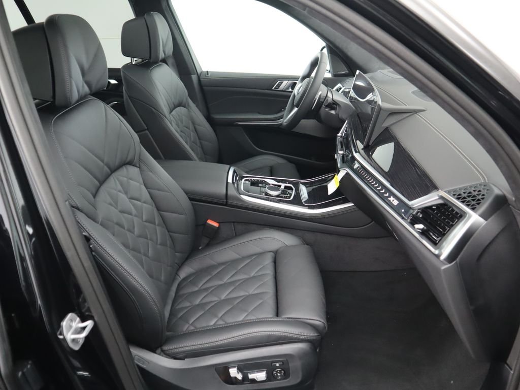 Used 2026 Black Sapphire Metallic BMW xDrive40i image 22