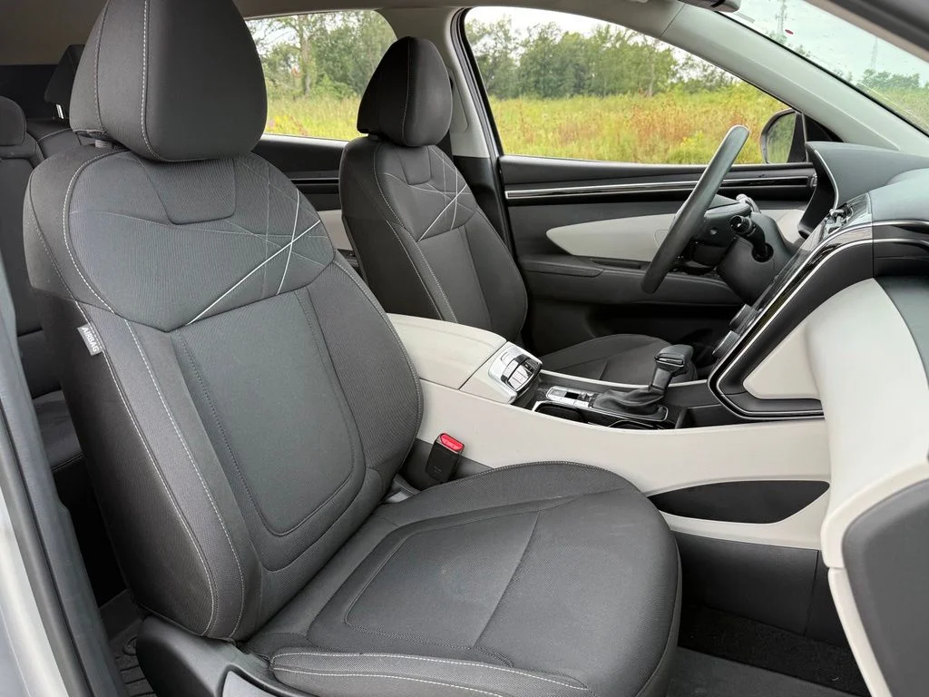 Used 2022 Silver Hyundai SEL image 24