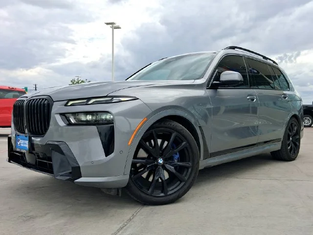 Used 2025 Gray BMW xDrive40i image 2