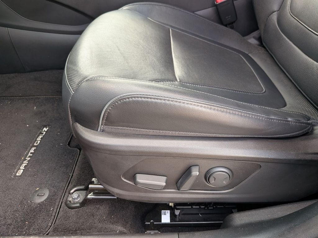 Used 2022 Black Hyundai Limited image 13