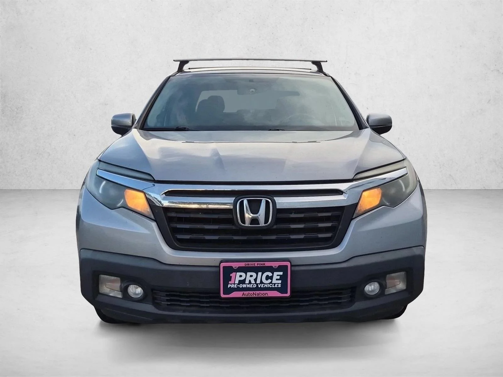 Used 2017 Lunar Silver Metallic Honda RTL image 2