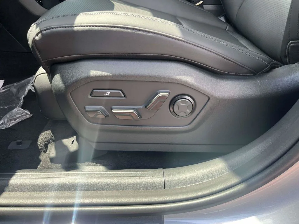 New 2026 Silver Hyundai Calligraphy image 15