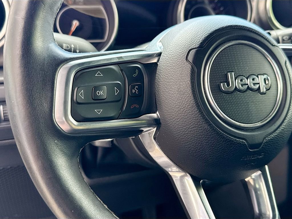 Used 2018 Silver Jeep Unlimited Sahara image 12