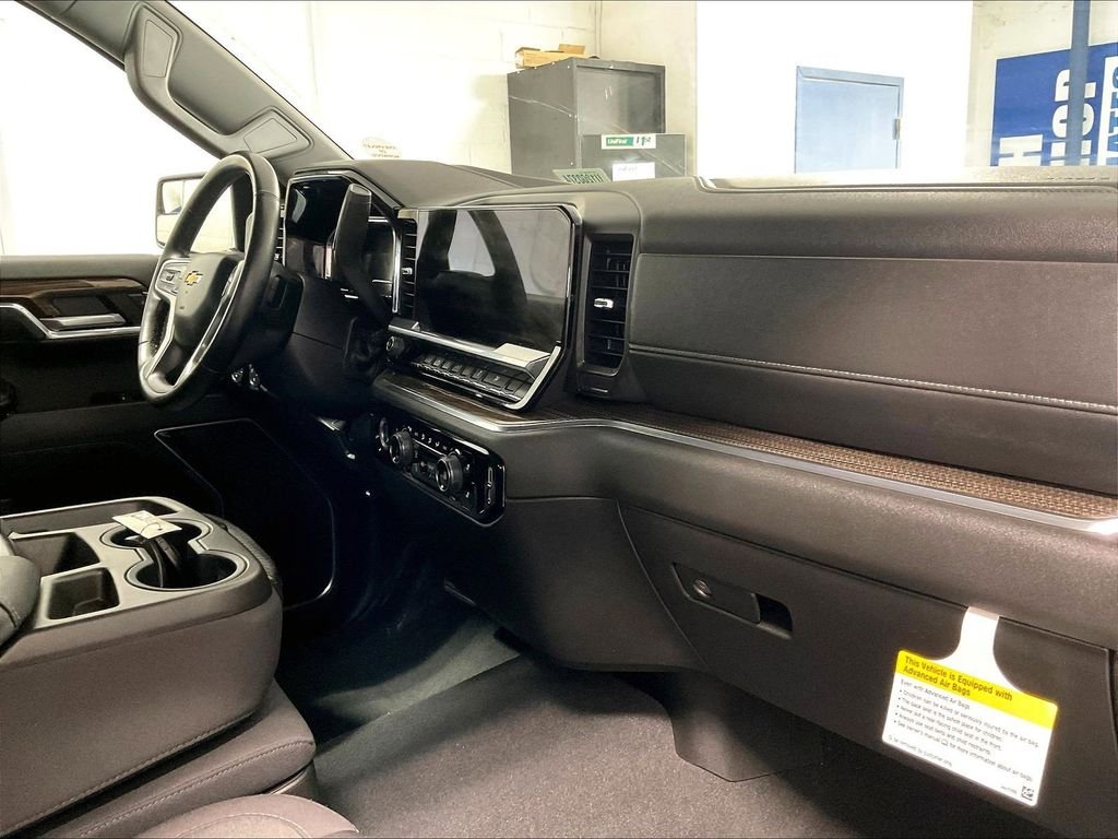 Used 2023 White Chevrolet LT image 14