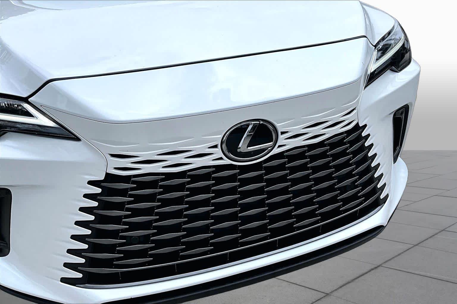 Used 2024 Eminent White Pearl Lexus Premium image 30