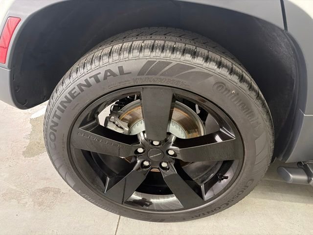 Certified Used 2026 Fuji White Land Rover S image 33