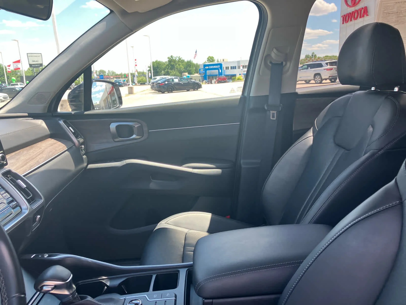 Used 2023 Wolf Gray Kia X-Line S image 10