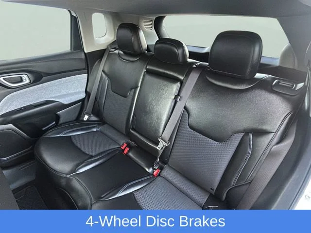 Used 2022 Bright White Clea Jeep Latitude image 23