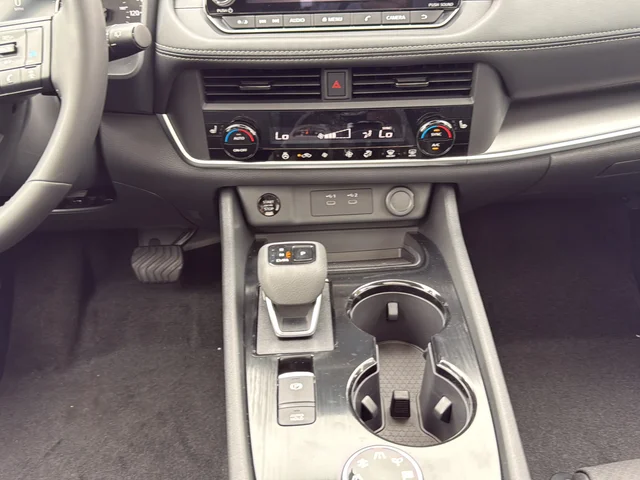 New 2026 Everest White Pearl TriCoat Nissan Dark Armor image 20
