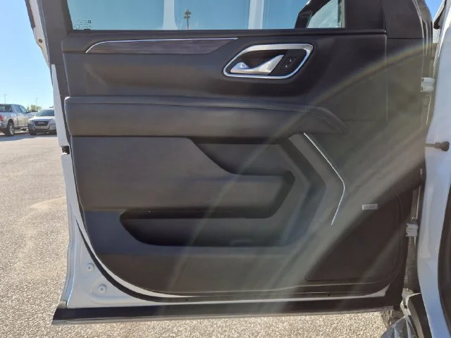 Used 2021 SUMMIT WHITE Chevrolet LT image 13