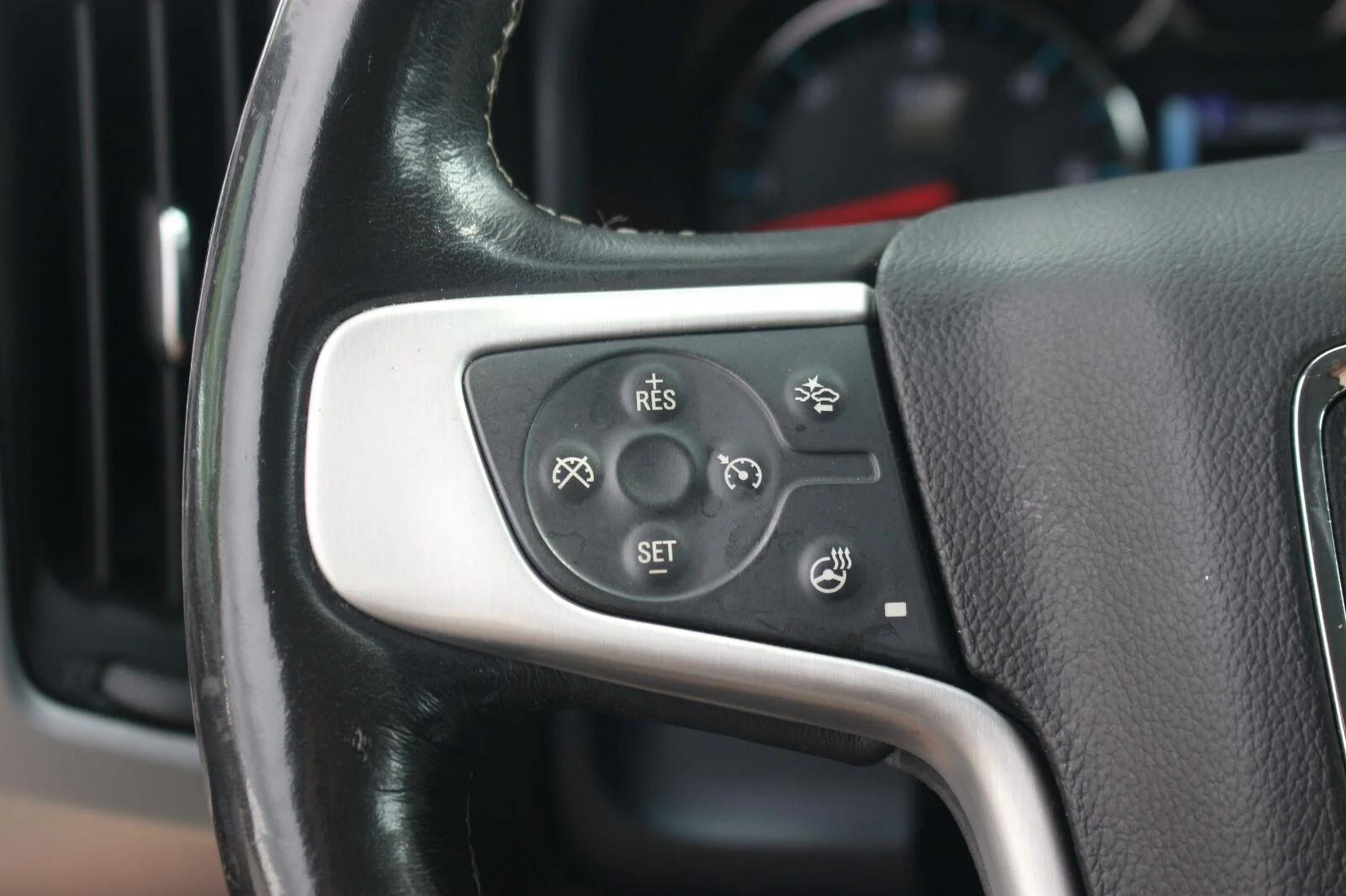 Used 2018 SUMMIT WHITE GMC SLT image 22