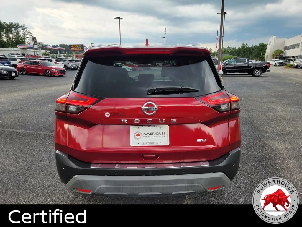 Used 2021 Red Nissan SV image 4