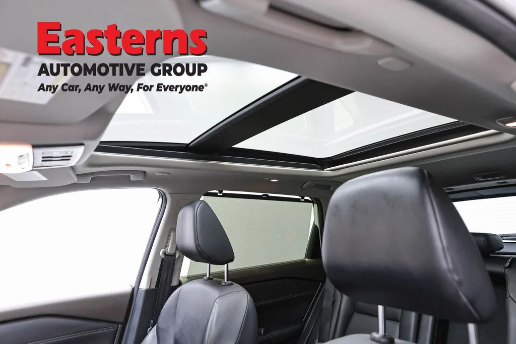 Used 2023 White Nissan SV image 35