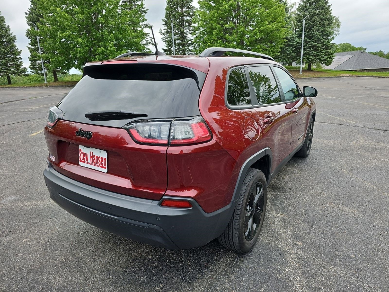 Used 2020 Velvet Red Pearlcoat Jeep Altitude image 5