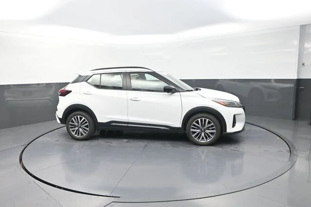 Used 2024 White Nissan SR image 47