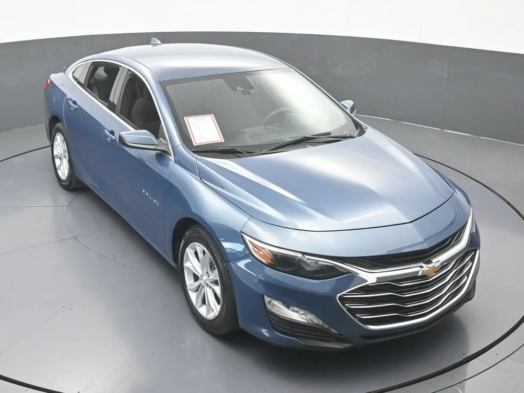 Used 2024 Lakeshore Blue Metallic Chevrolet LT image 47