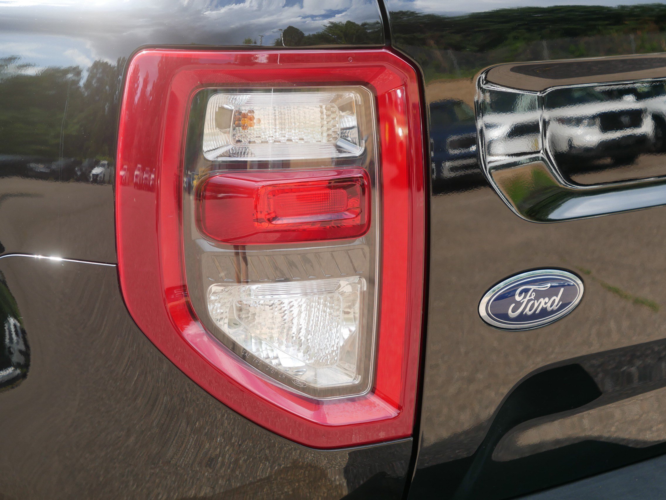 Used 2022 Shadow Black Ford Outer Banks image 17
