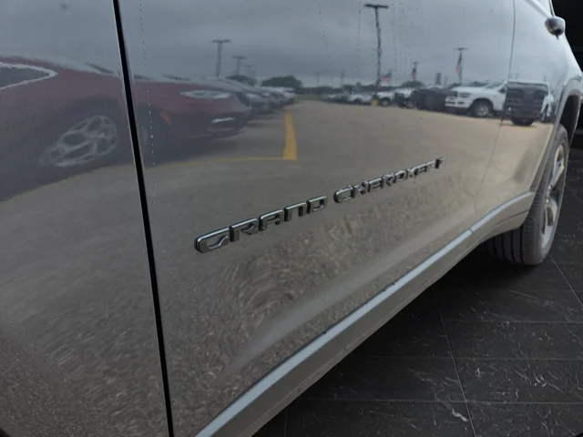 2025 Jeep Grand Cherokee Altitude - Photo 37