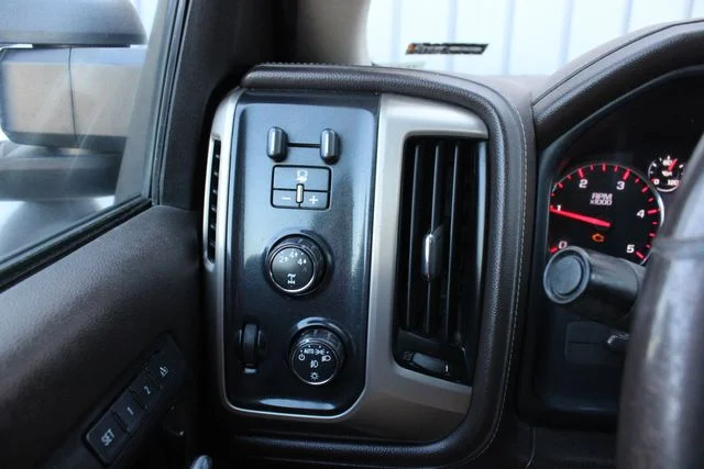 Used 2015 Blue GMC Denali image 9