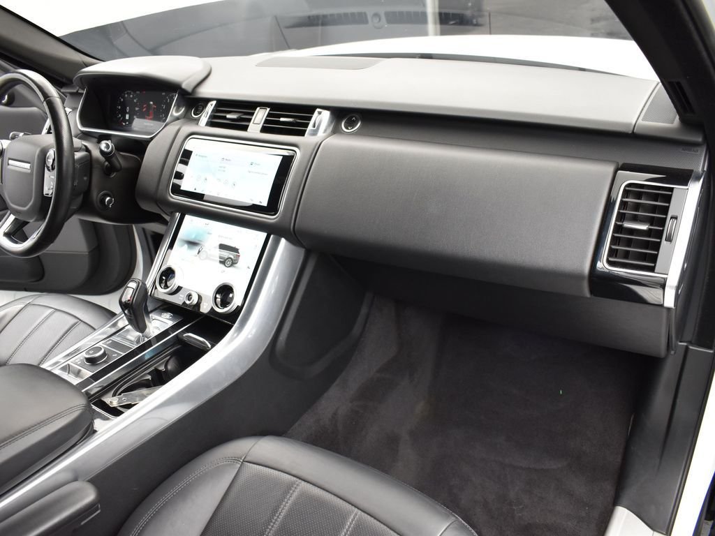 Used 2019 White Land Rover HSE image 6