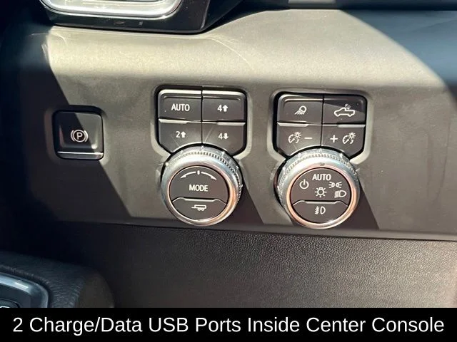Used 2024 Silver GMC Denali image 39