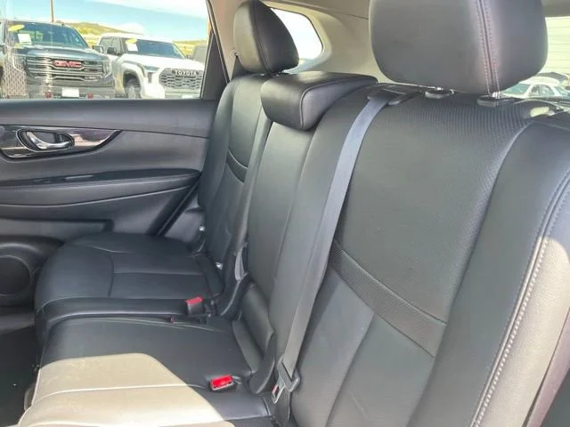 Used 2019 White Nissan SL image 17