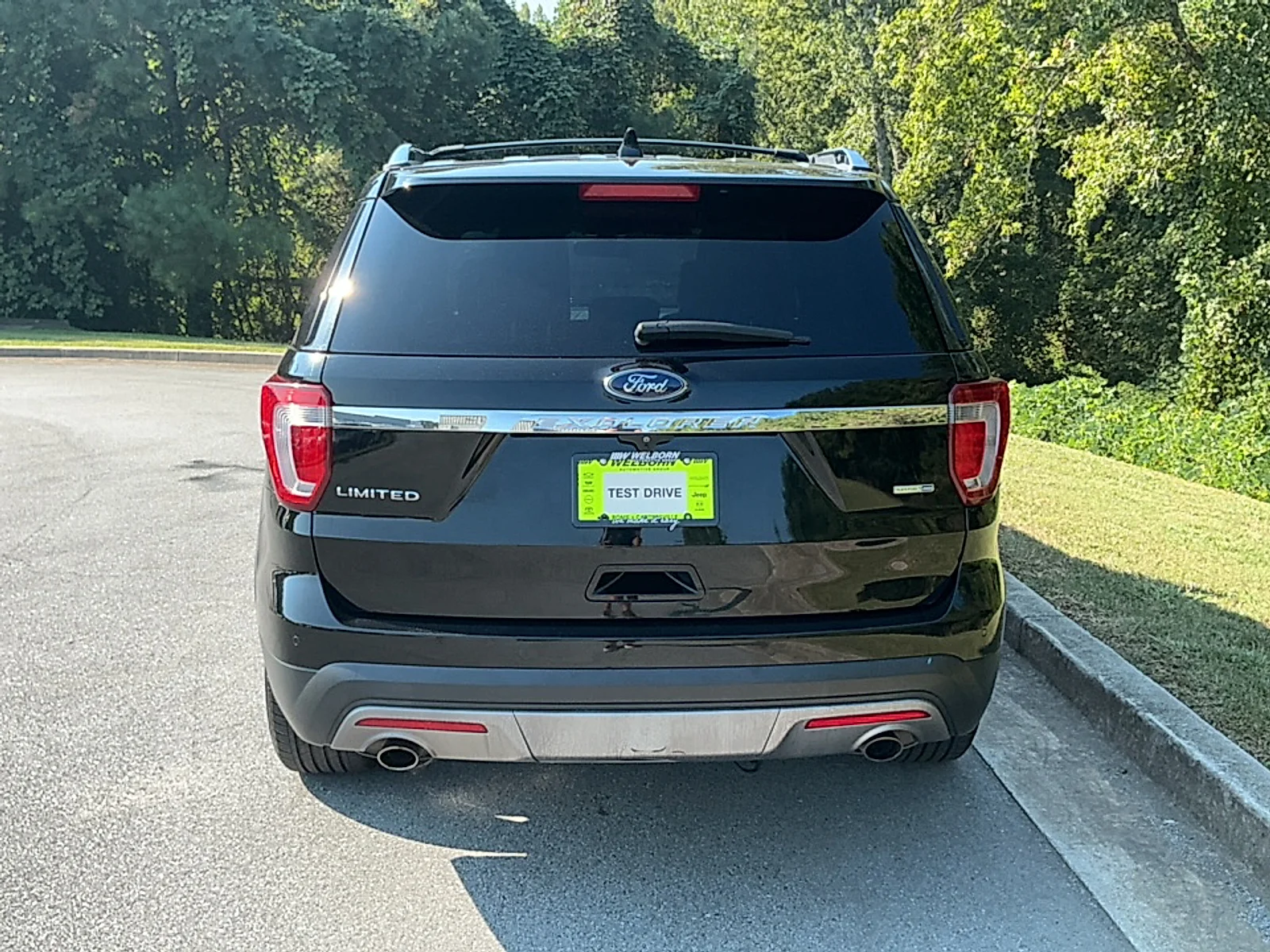 Used 2016  Ford Limited image 20