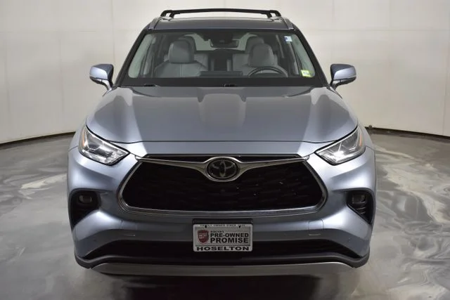 Used 2021  Toyota Platinum image 13