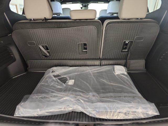 New 2026 Glacier White Tricoat GMC Elevation image 16