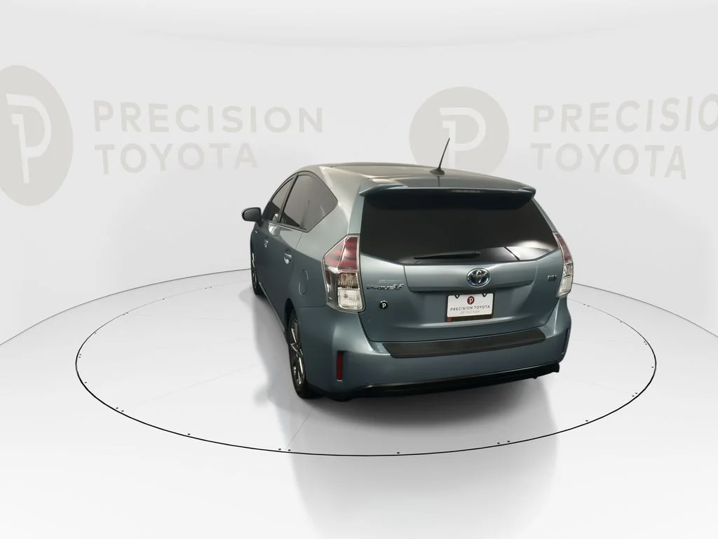 Used 2016 Sea Glass Pearl Toyota Five image 15