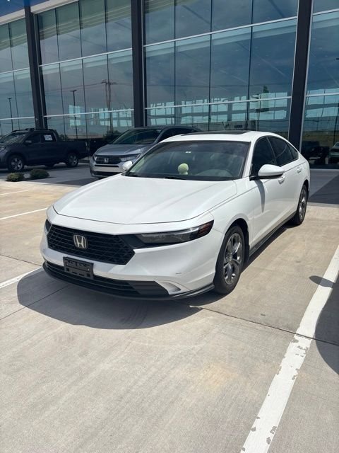 Used 2023  Honda EX image 1