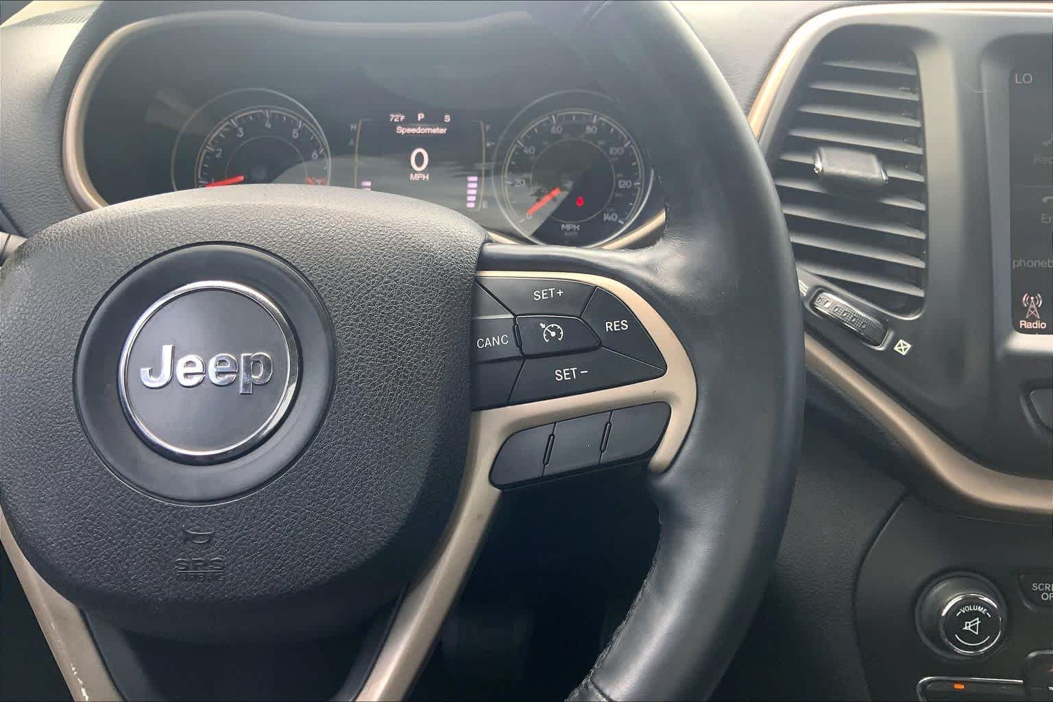 Used 2015 Brilliant Black Crystal Pearlcoat Jeep Latitude image 25