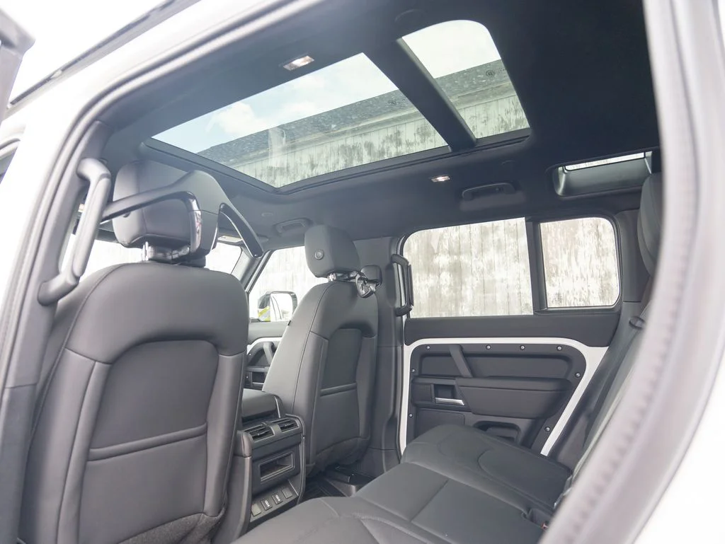 New 2026 Fuji White Land Rover S image 22