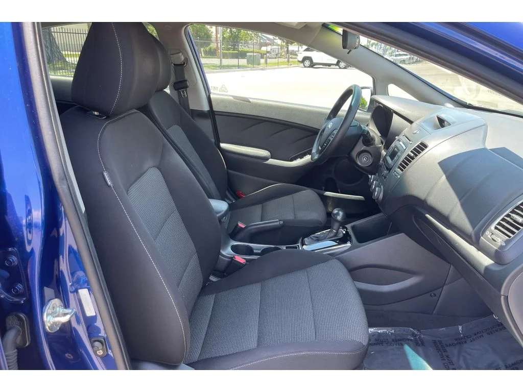 Used 2017 Deep Sea Blue Kia LX image 19
