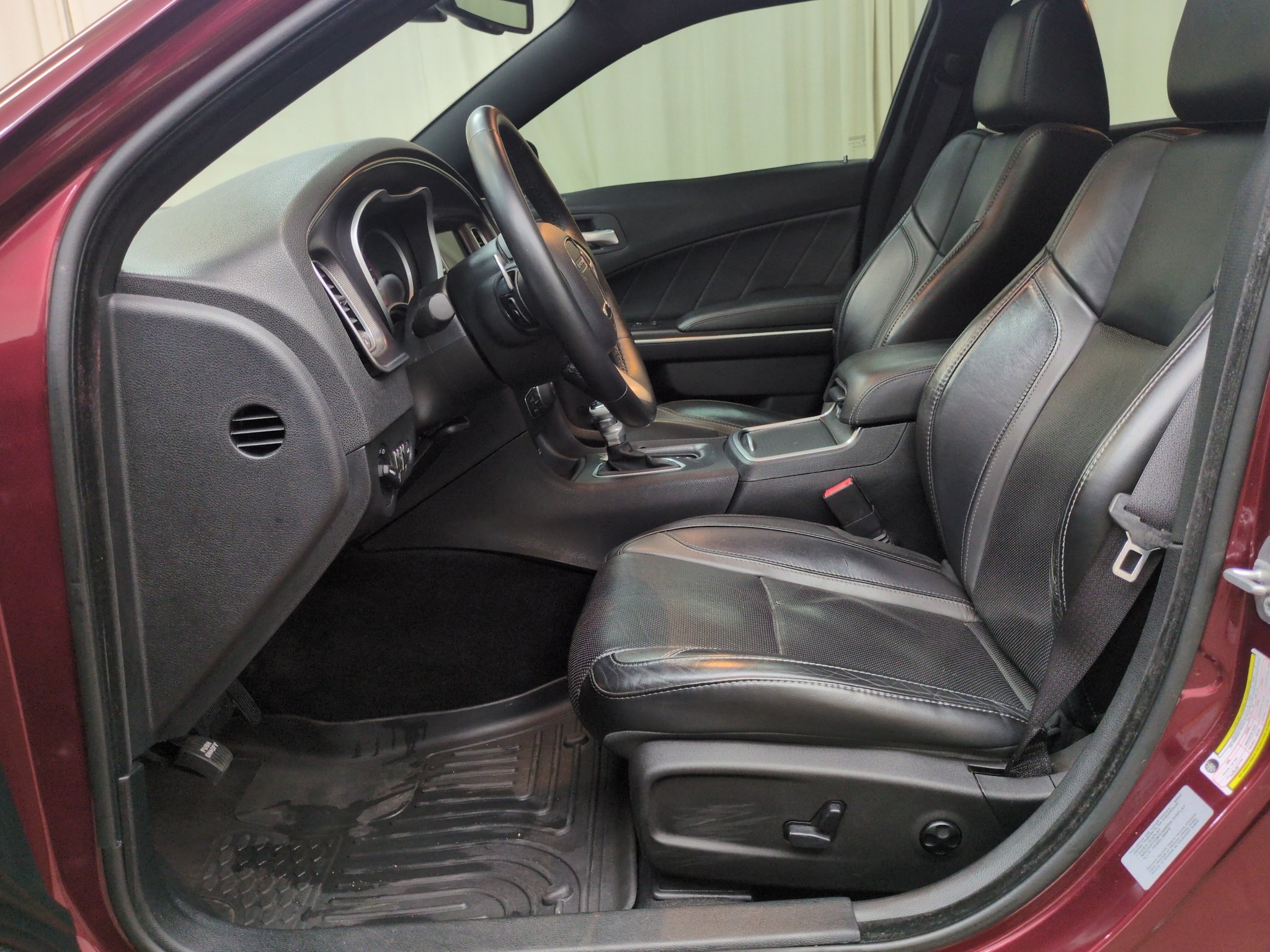 Used 2017 Octane Red Pearlcoat Dodge SXT image 13