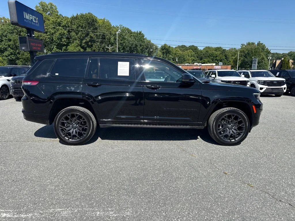 Used 2025 Black Jeep Summit image 6