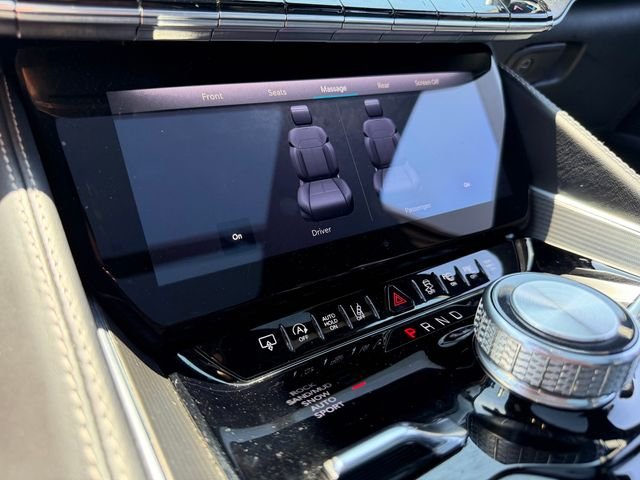 Used 2024 White Jeep  image 33