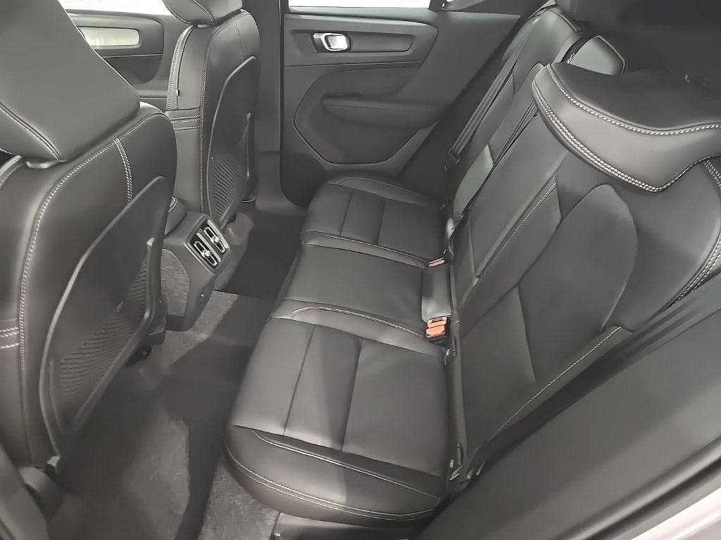 2026 Volvo XC40 Ultra - Photo 23